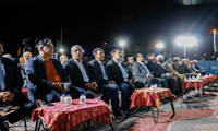 وجود قاب عکس آیت الله سید عبدالحسین لاری در اتاق مقام معظم رهبری بیانگر شخصیت وارسته و خدمات ارزنده این عالم مجاهد است