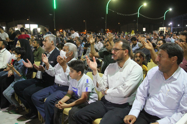 جشن بزرگ میلاد با سعادت شمس الشموس علی بن موسی الرضا (ع) با حضور خادمین رضوی در لارستان برگزار شد
